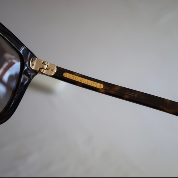 Marc Jacobs Sunglasses - Picture 5 of 7